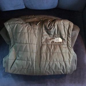 Black north face vest